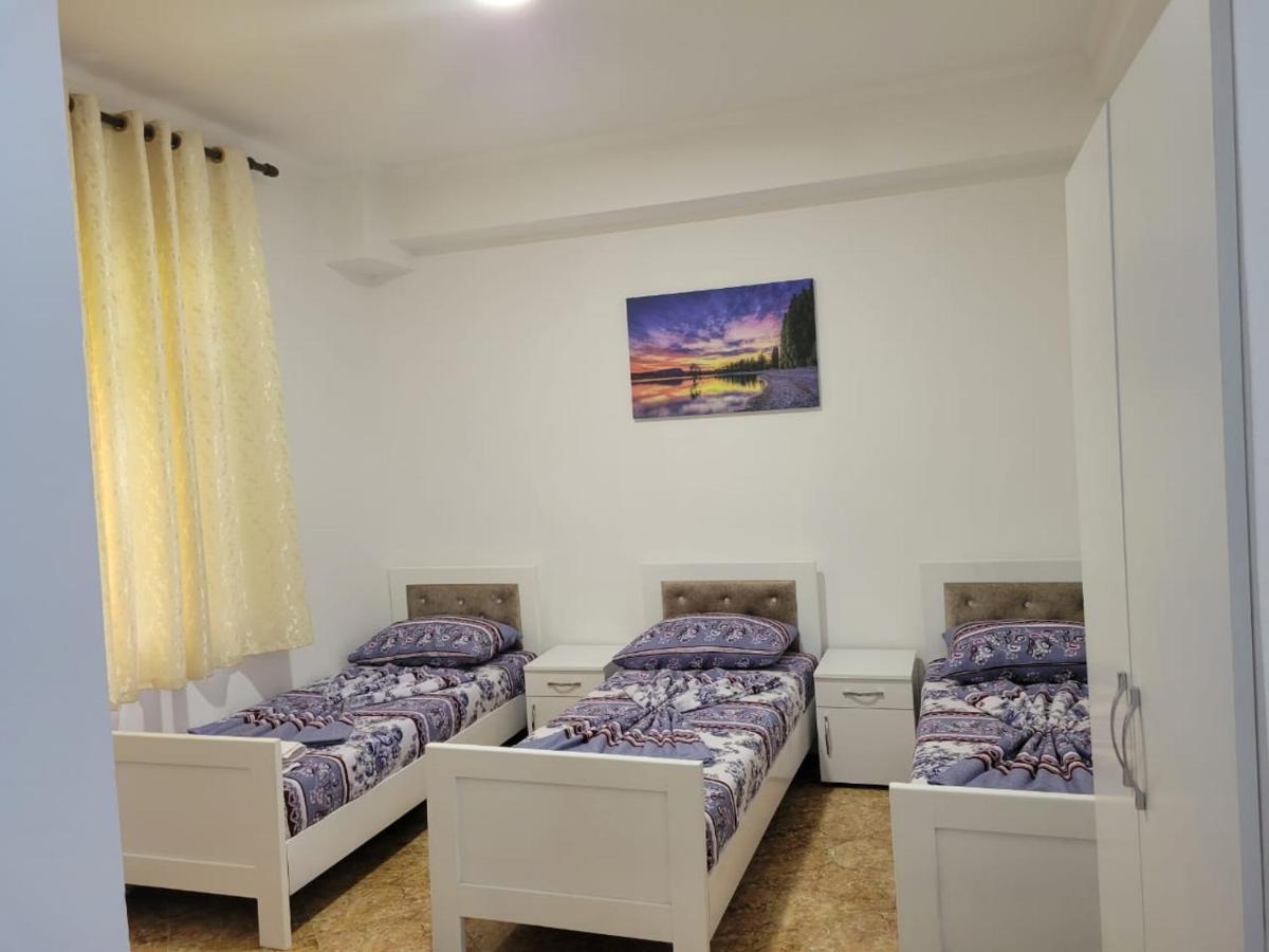Peshkopi Hotel Reci מראה חיצוני תמונה
