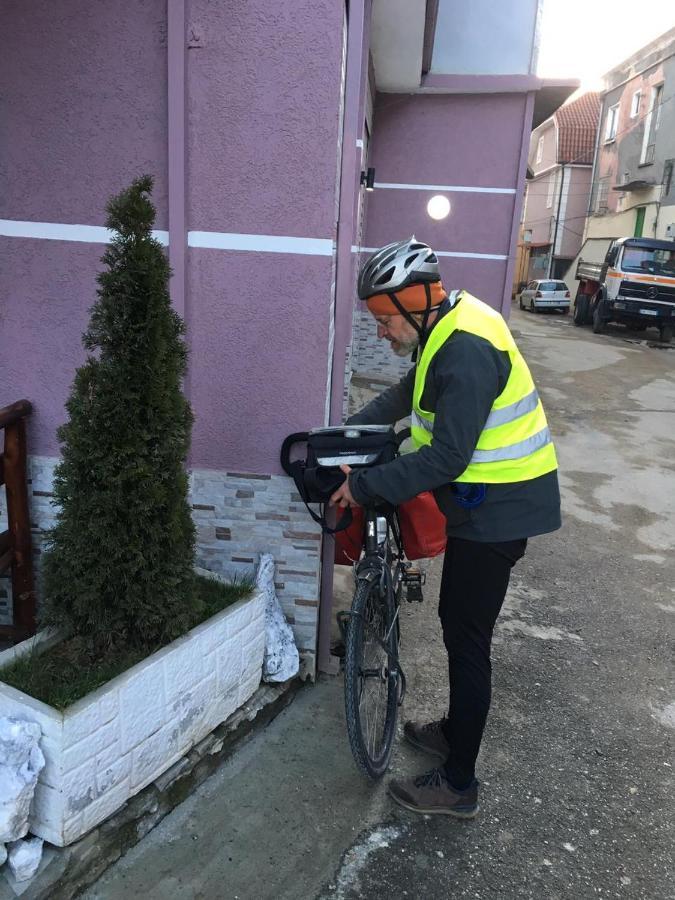 Peshkopi Hotel Reci מראה חיצוני תמונה