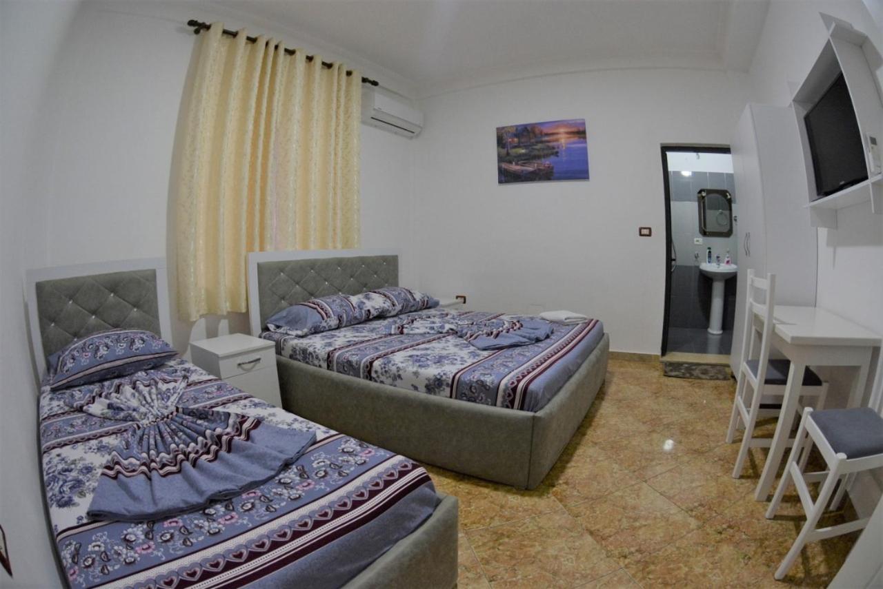 Peshkopi Hotel Reci מראה חיצוני תמונה