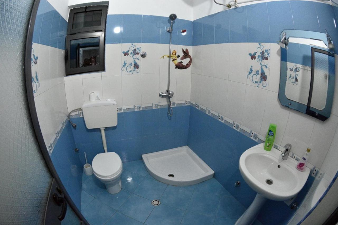 Peshkopi Hotel Reci מראה חיצוני תמונה