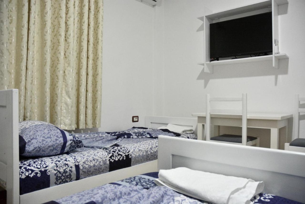 Peshkopi Hotel Reci מראה חיצוני תמונה