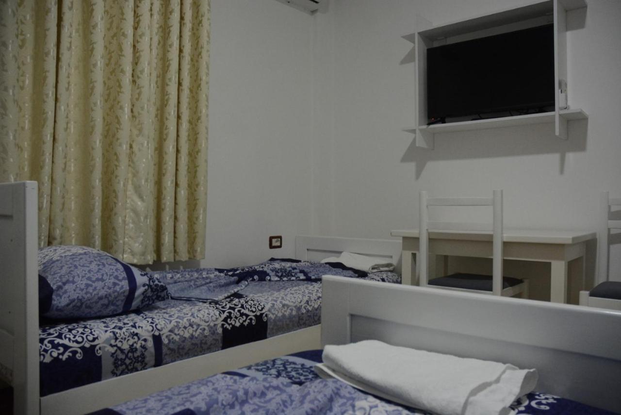 Peshkopi Hotel Reci מראה חיצוני תמונה