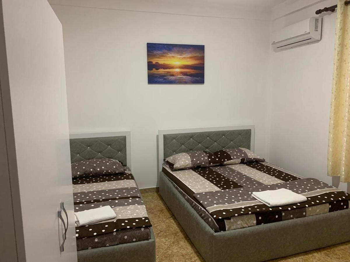 Peshkopi Hotel Reci מראה חיצוני תמונה