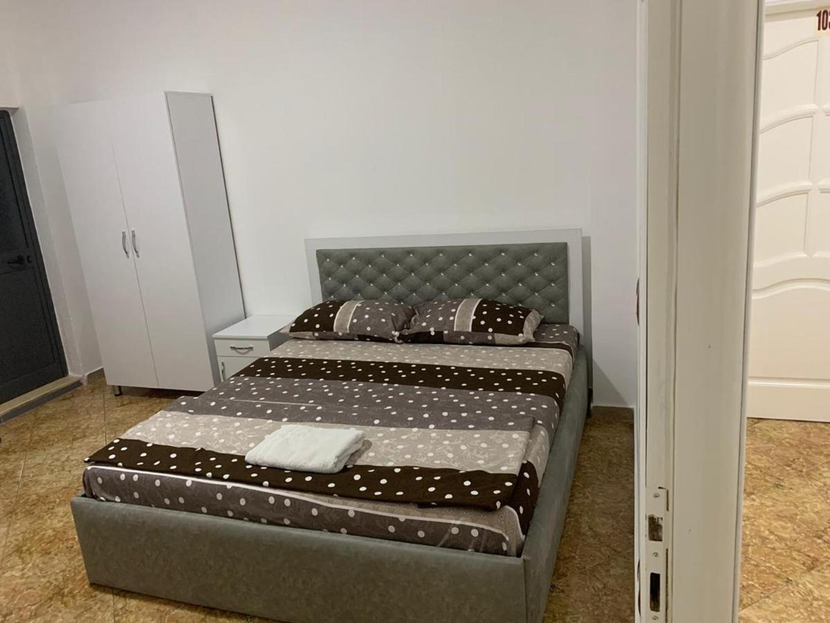 Peshkopi Hotel Reci מראה חיצוני תמונה
